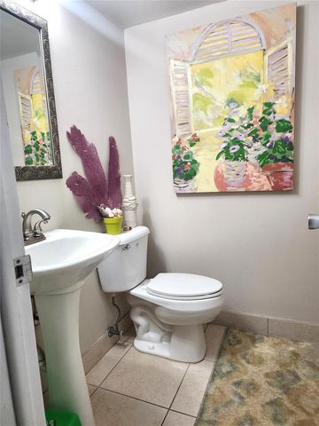 804 SE 7th Street 101, Deerfield Beach, FL 33441