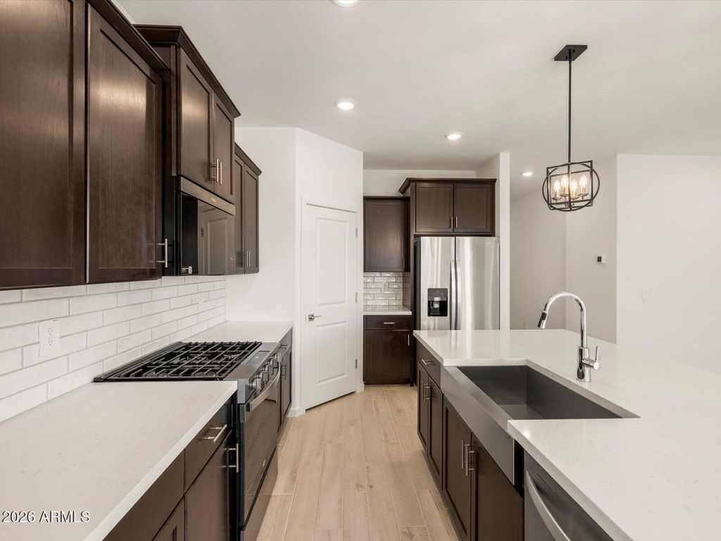 15665 W HONEYSUCKLE Drive, Surprise, AZ 85387 — photo 5