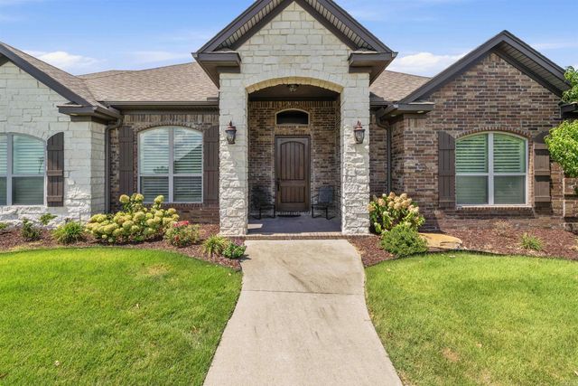 3233 Falling Water Rd, Sherwood, AR 72120