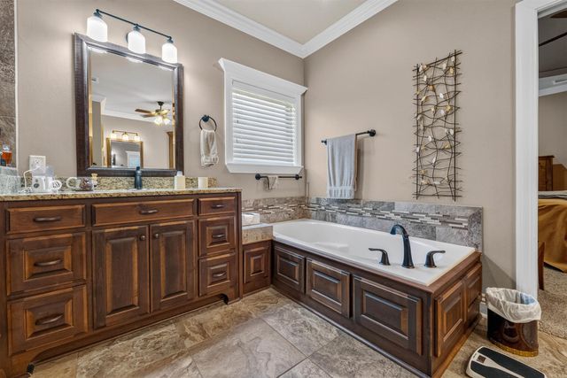 3233 Falling Water Rd, Sherwood, AR 72120