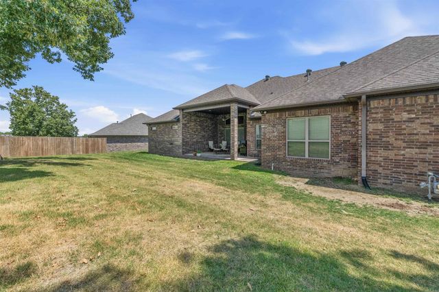 3233 Falling Water Rd, Sherwood, AR 72120