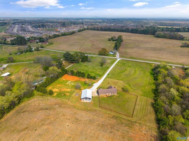 2102 Lindsay Lane S, Athens, AL 35613