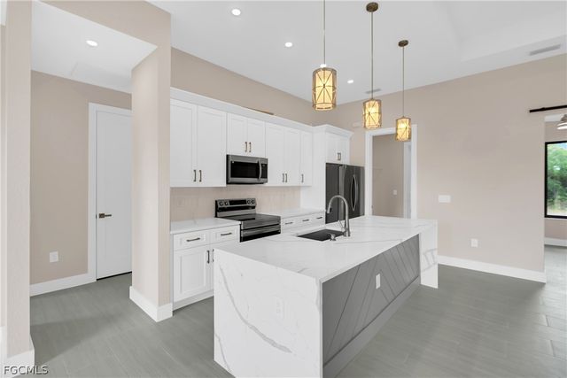 6029 Keystone Cir, Labelle, FL 33935