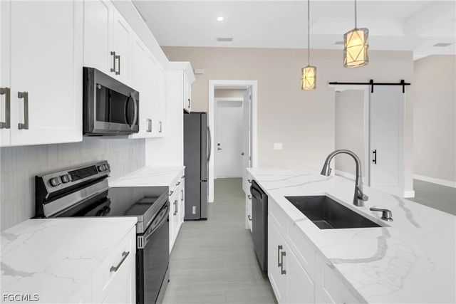 6029 Keystone Cir, Labelle, FL 33935