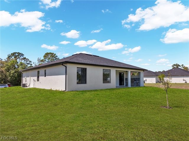 6029 Keystone Cir, Labelle, FL 33935