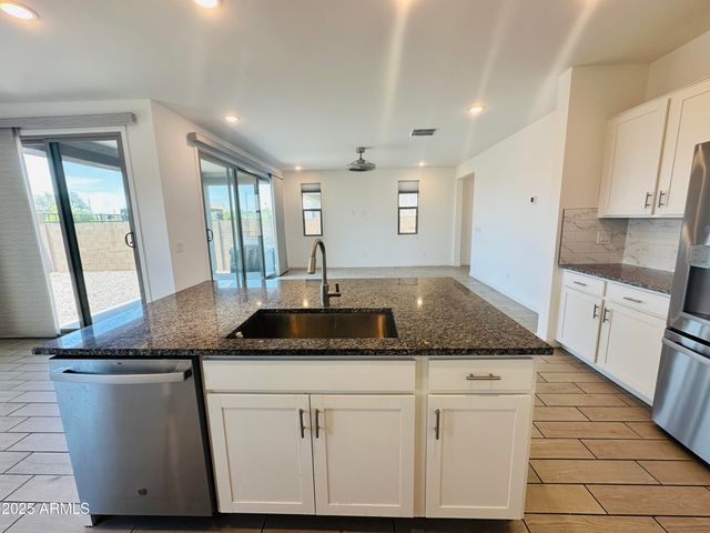 7425 W Nicolet Avenue, Glendale, AZ 85303