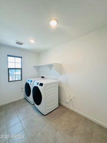 7425 W Nicolet Avenue, Glendale, AZ 85303