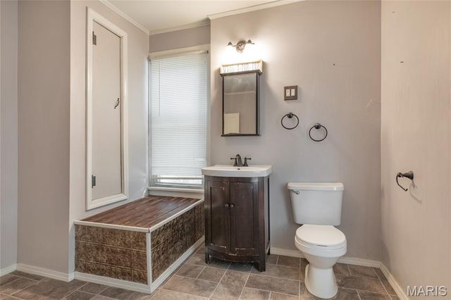 709 Mayo, Carlinville, IL 62626