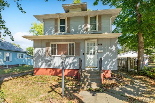 709 Mayo, Carlinville, IL 62626