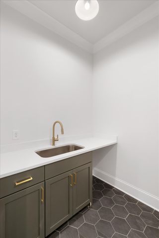 813 Hillsboro Rd, Franklin, TN 37064