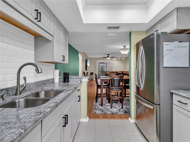 14466 REUTER STRASSE CIRCLE 501, Tampa, FL 33613