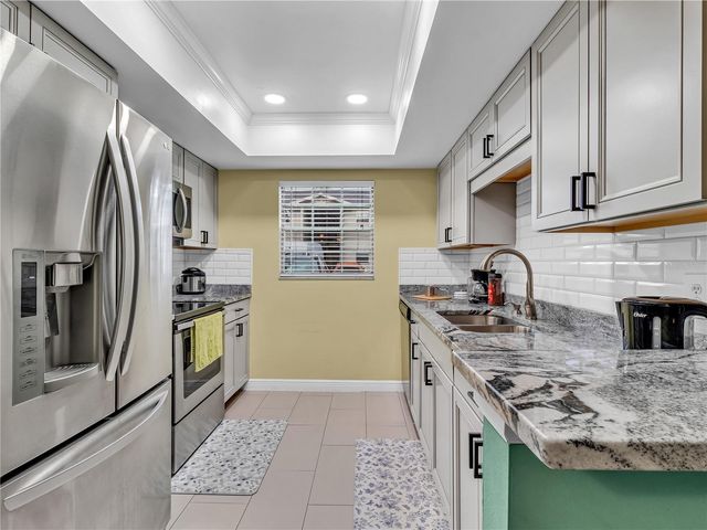 14466 REUTER STRASSE CIRCLE 501, Tampa, FL 33613