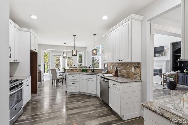 109 Sterling Crossing Drive, Dardenne Prairie, MO 63368