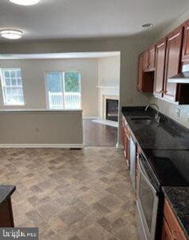 46 NORMANS FORD DR, Sicklerville, NJ 08081