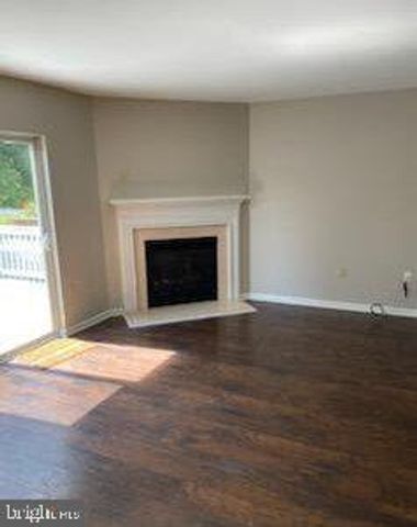 46 NORMANS FORD DR, Sicklerville, NJ 08081