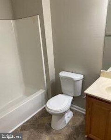 46 NORMANS FORD DR, Sicklerville, NJ 08081