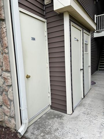 204 Blew Court, East Brunswick, NJ 08816