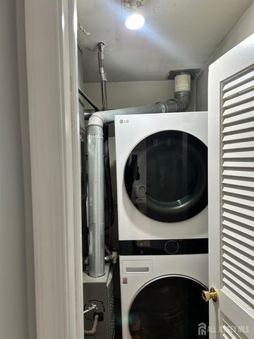 204 Blew Court, East Brunswick, NJ 08816