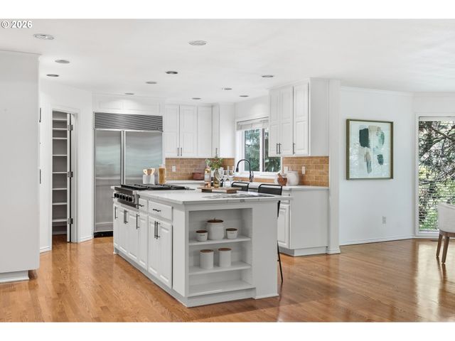 19158 MEGAN Pl, Lake Oswego, OR 97034