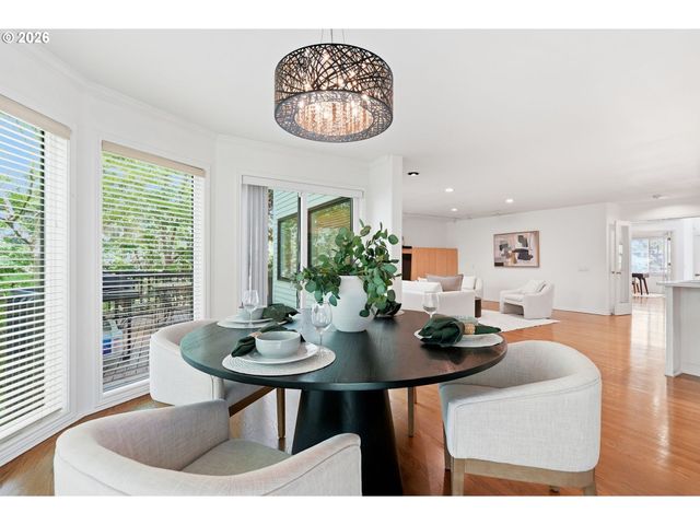 19158 MEGAN Pl, Lake Oswego, OR 97034