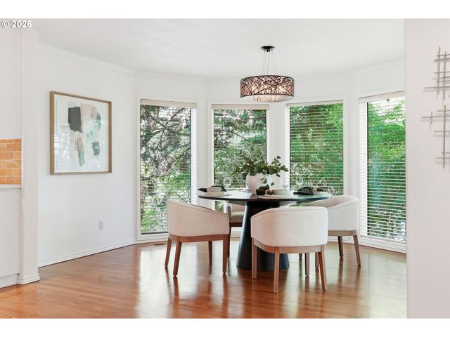 19158 MEGAN Pl, Lake Oswego, OR 97034