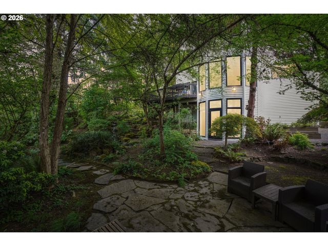 19158 MEGAN Pl, Lake Oswego, OR 97034