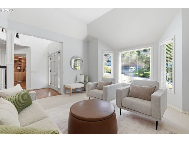 19158 MEGAN Pl, Lake Oswego, OR 97034