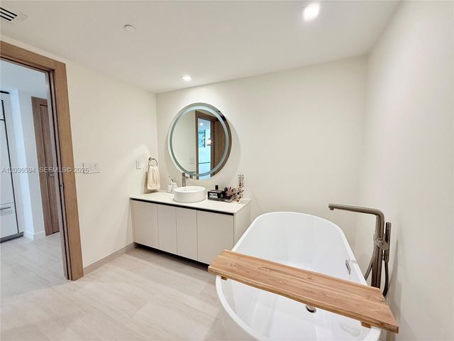 495 Brickell Ave 5106, Miami, FL 33131