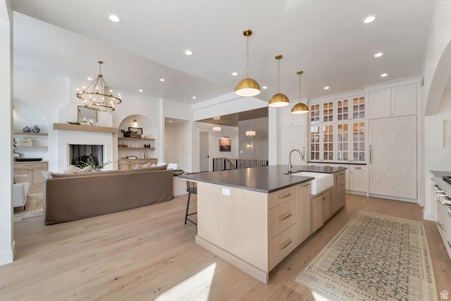 664 S WILDFLOWER CIR, North Salt Lake, UT 84054