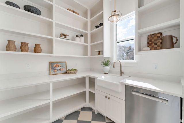 664 S WILDFLOWER CIR, North Salt Lake, UT 84054