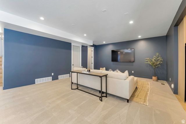 664 S WILDFLOWER CIR, North Salt Lake, UT 84054