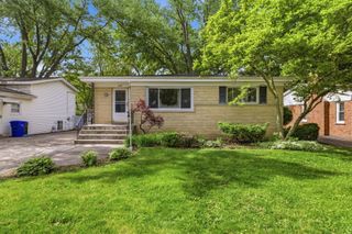 579 Dawes Avenue, Glen Ellyn, IL 60137