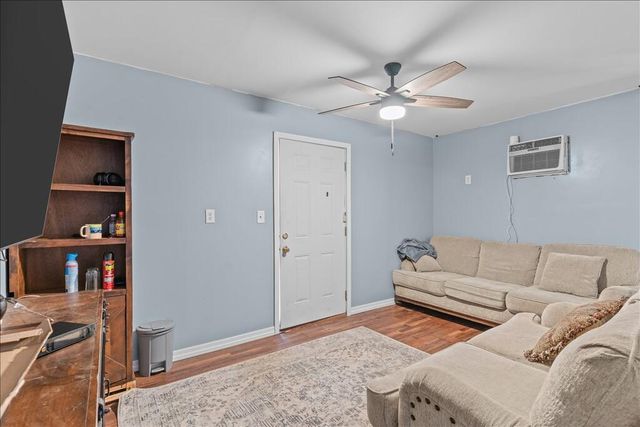 216 Glen Oaks Drive, Dothan, AL 36301