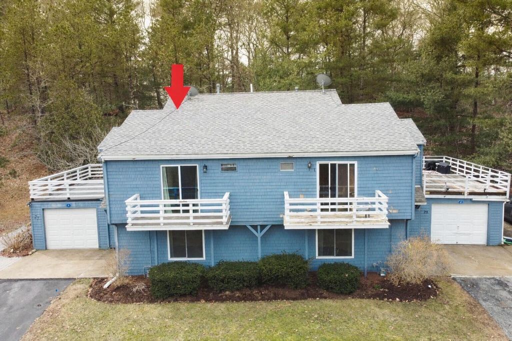 27 Surrey Lane UNIT 27, Bourne, MA 02532
