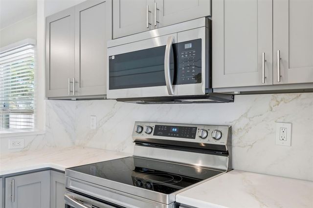 712 15TH AVENUE S, St Petersburg, FL 33701