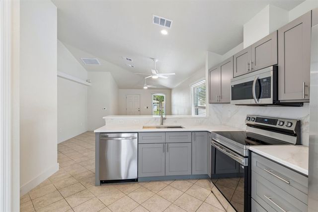 712 15TH AVENUE S, St Petersburg, FL 33701