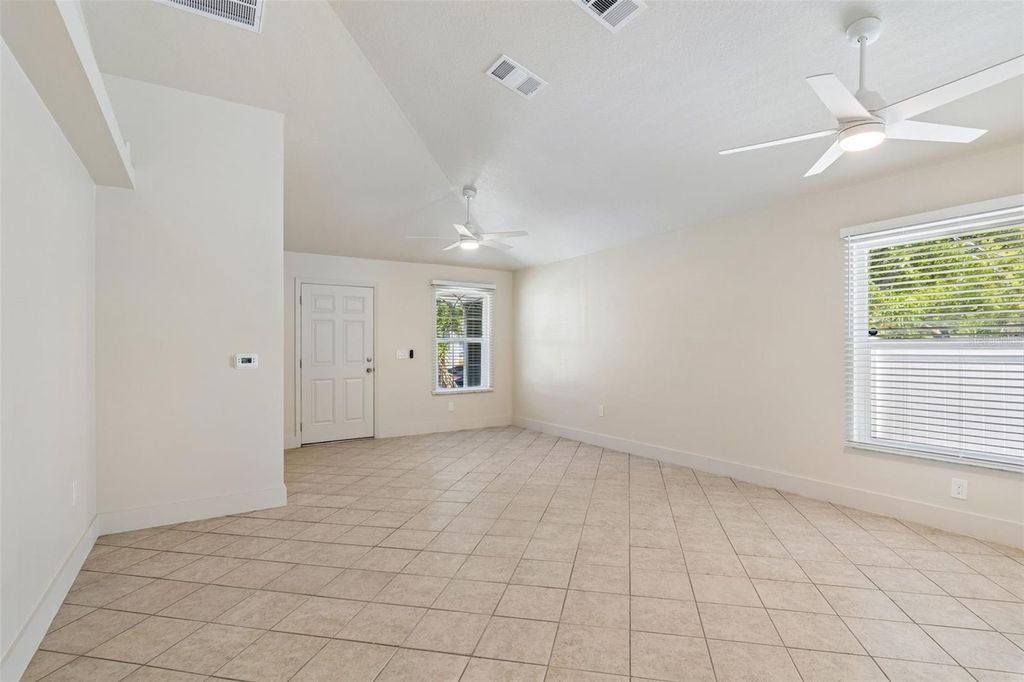 Image 12 of property listing at 712 15TH AVENUE S, St Petersburg, FL 33701