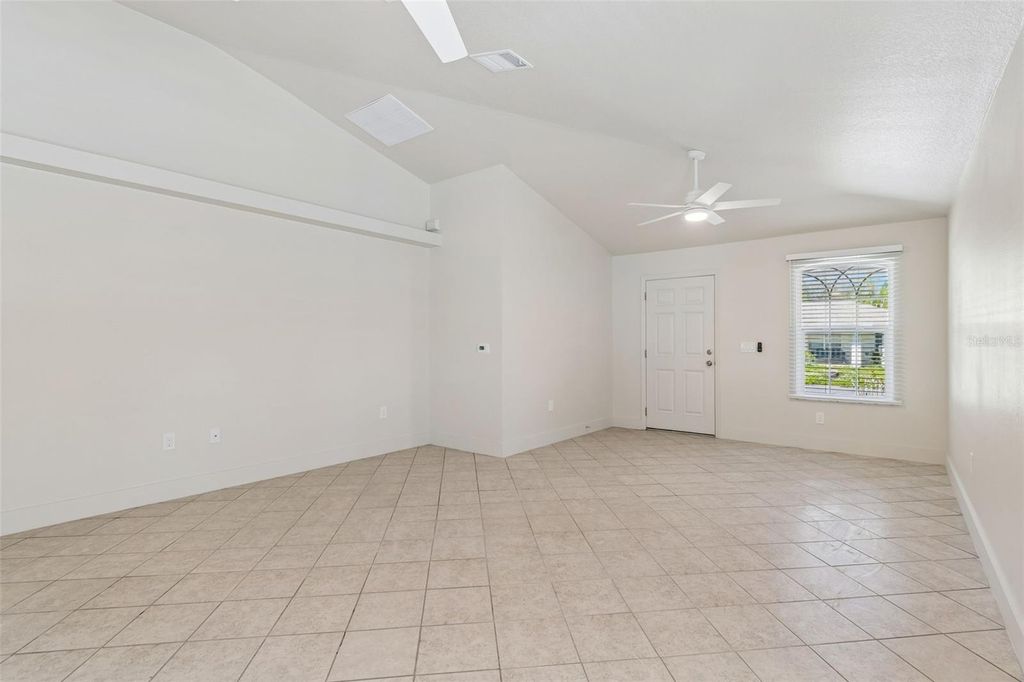 Image 13 of property listing at 712 15TH AVENUE S, St Petersburg, FL 33701