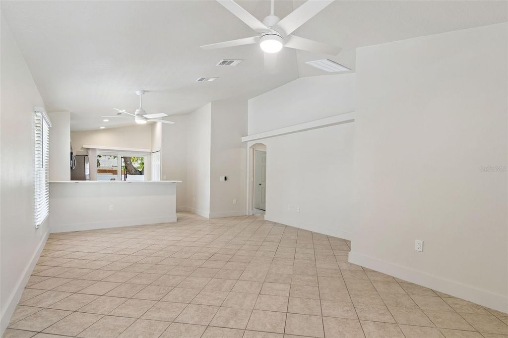 Image 14 of property listing at 712 15TH AVENUE S, St Petersburg, FL 33701