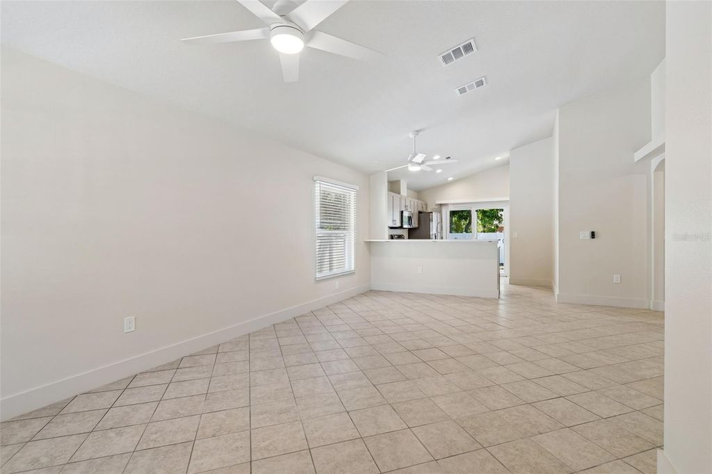 Image 15 of property listing at 712 15TH AVENUE S, St Petersburg, FL 33701
