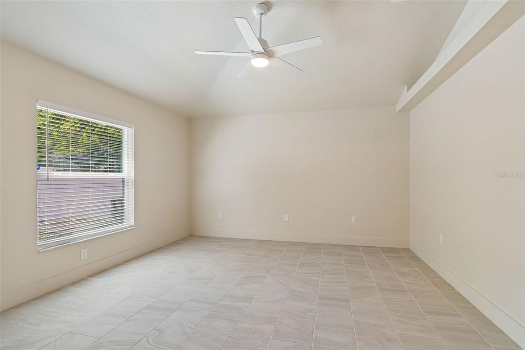 Image 19 of property listing at 712 15TH AVENUE S, St Petersburg, FL 33701