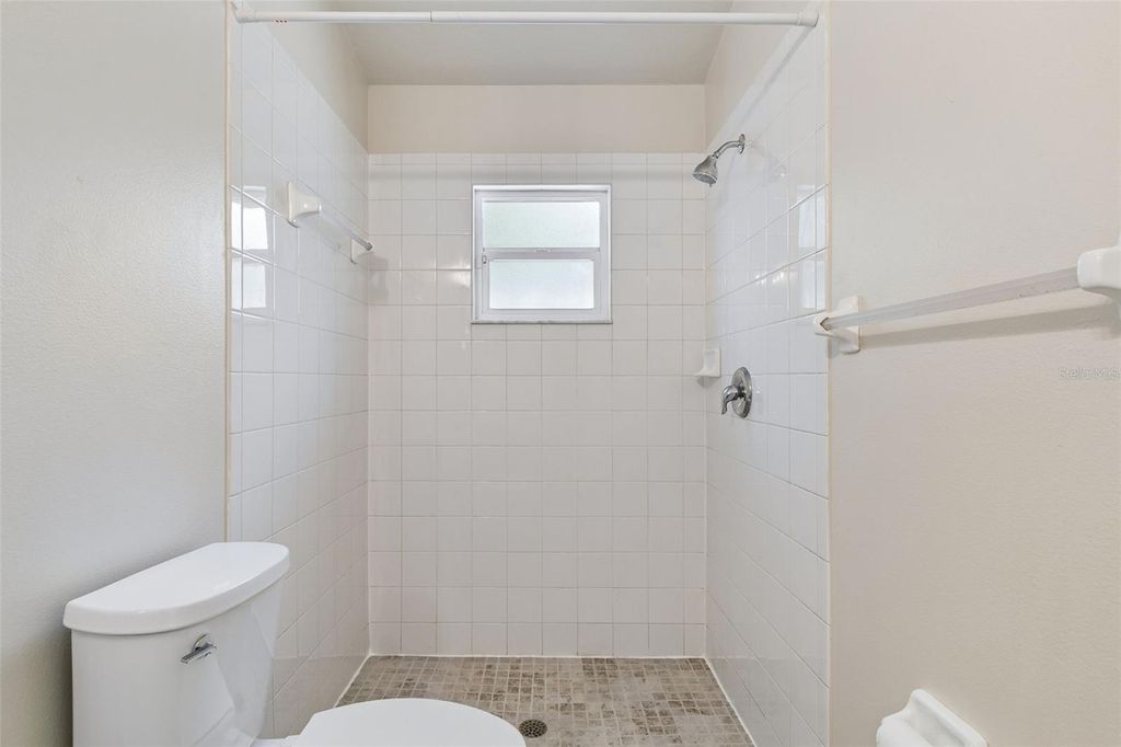 Image 25 of property listing at 712 15TH AVENUE S, St Petersburg, FL 33701