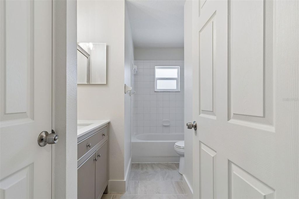 Image 32 of property listing at 712 15TH AVENUE S, St Petersburg, FL 33701