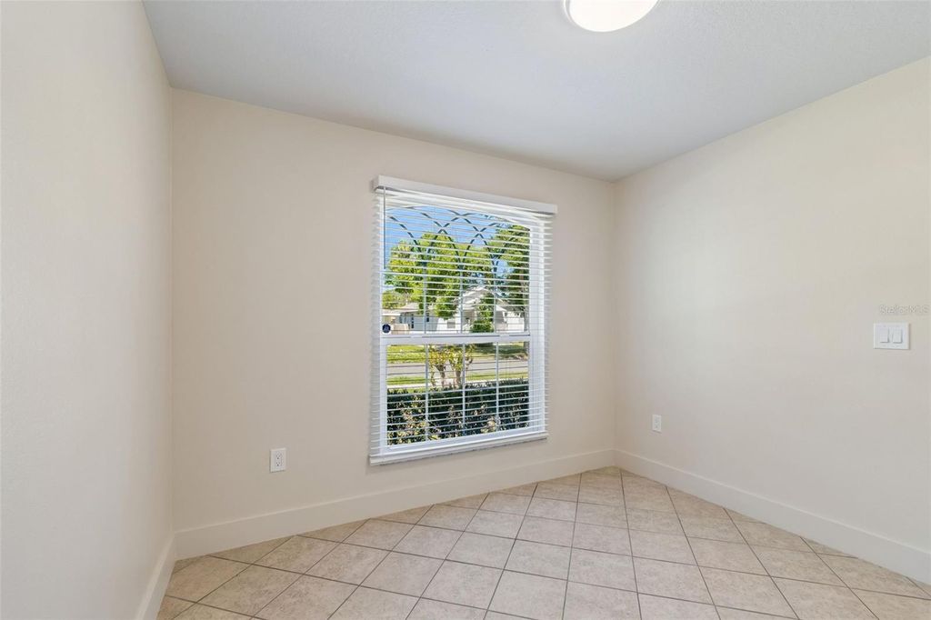 Image 37 of property listing at 712 15TH AVENUE S, St Petersburg, FL 33701