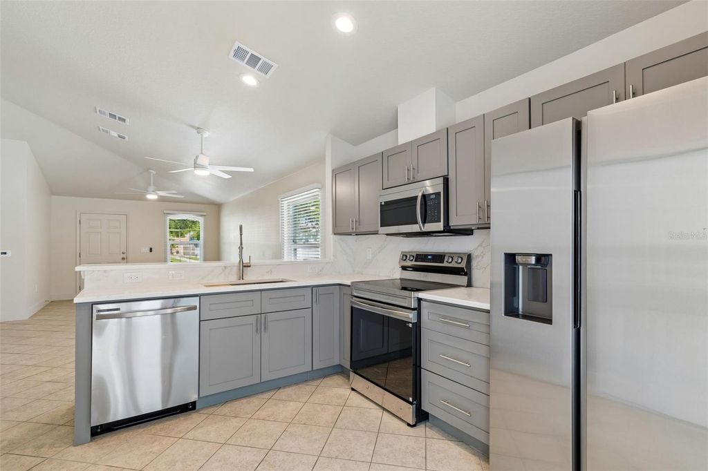 Image 50 of property listing at 712 15TH AVENUE S, St Petersburg, FL 33701