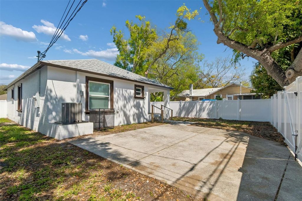 Image 60 of property listing at 712 15TH AVENUE S, St Petersburg, FL 33701