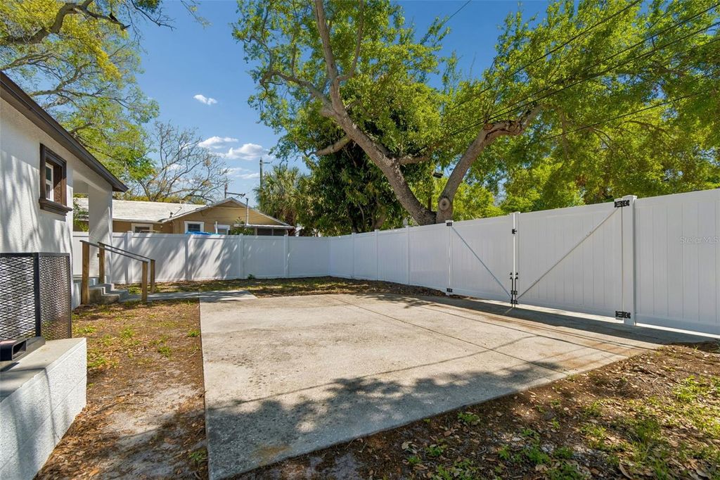 Image 61 of property listing at 712 15TH AVENUE S, St Petersburg, FL 33701