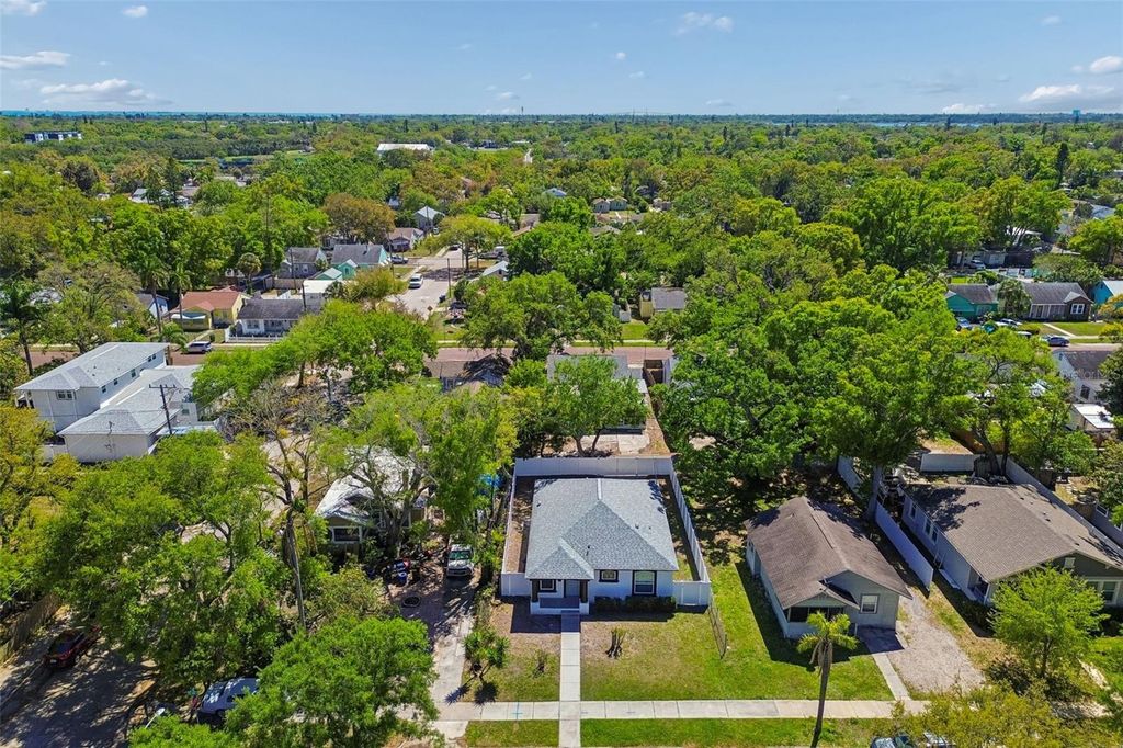 Image 63 of property listing at 712 15TH AVENUE S, St Petersburg, FL 33701