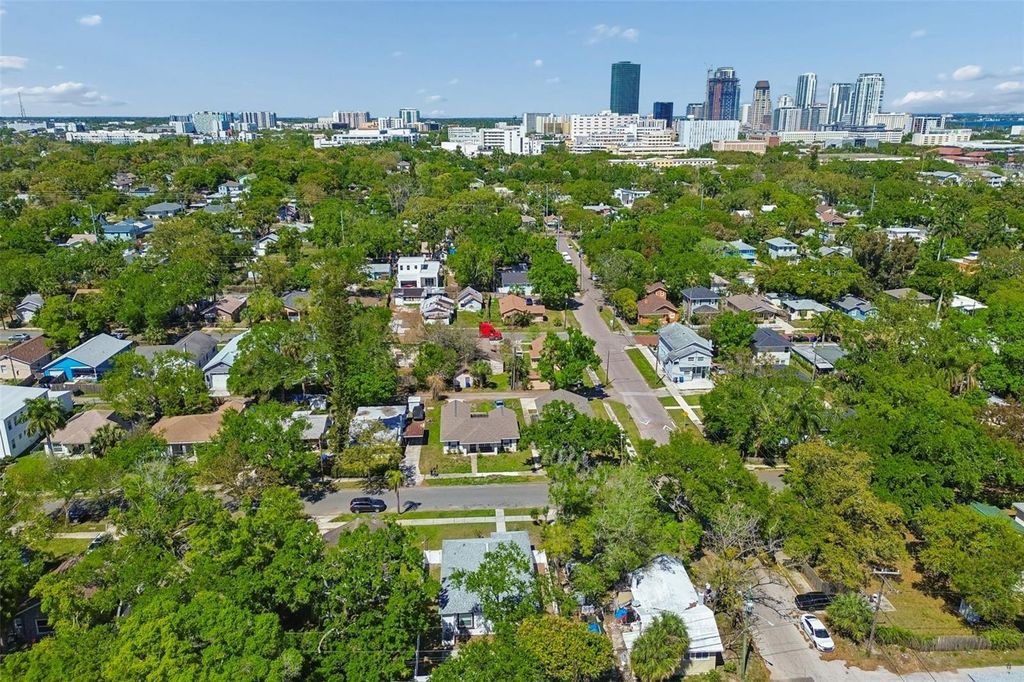 Image 64 of property listing at 712 15TH AVENUE S, St Petersburg, FL 33701