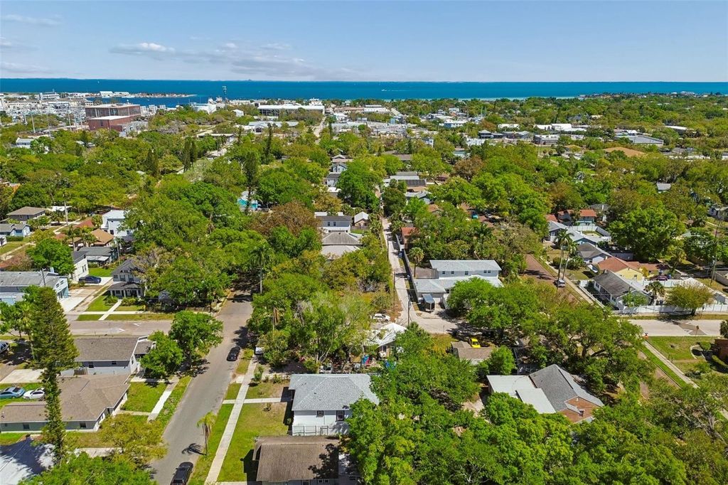 Image 66 of property listing at 712 15TH AVENUE S, St Petersburg, FL 33701